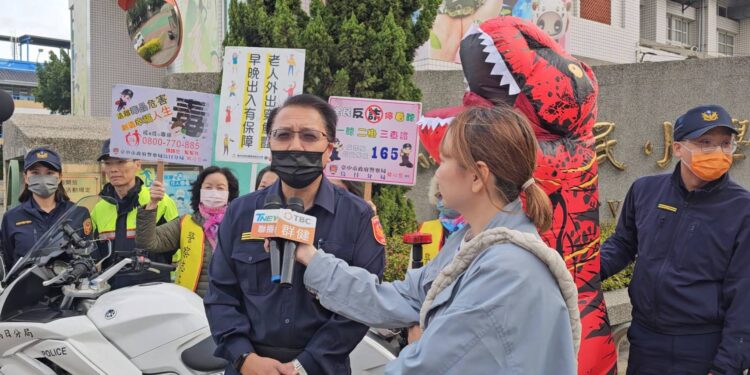 開學日烏日警啟動 護童勤務「龍」安心上學 開學日烏日警啟動 護童勤務「龍」安心上學