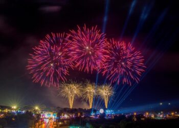 2024花蓮太平洋燈會 3/4閉幕倒數 3/2~3/4星空煙火最後3場次、各式紀念小禮「龍厚禮(你)」