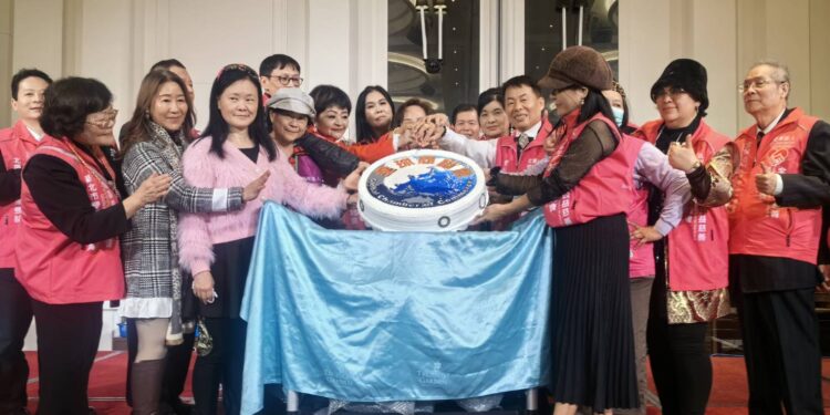 「全球百業達人學院」成立大會 整合產學研朝互惠多贏邁進