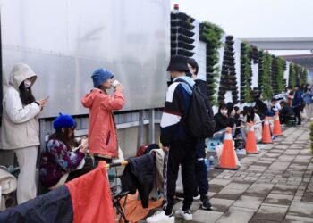 台中巨蛋開工典禮 大批粉絲一早排隊入場  五堅情、玖壹壹都來了