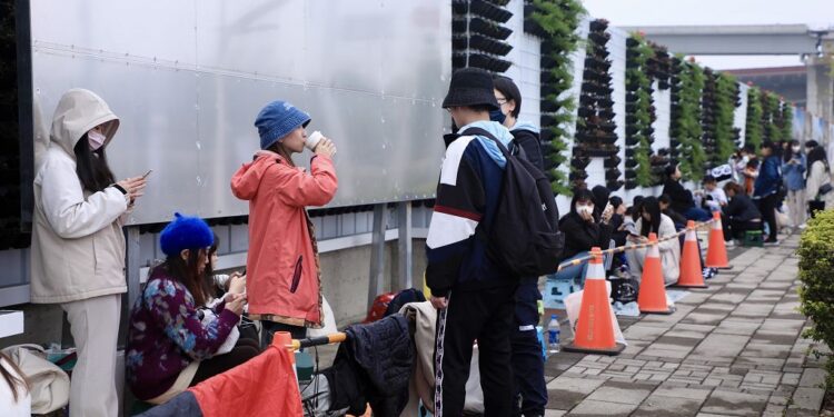 台中巨蛋開工典禮 大批粉絲一早排隊入場  五堅情、玖壹壹都來了