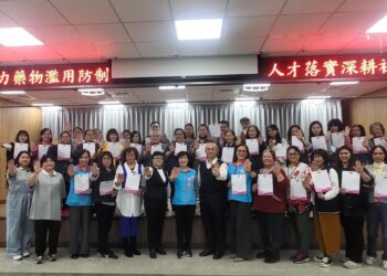 吉安鄉開課培力藥物濫用防制人才 游淑貞攜志工守護長者健康服務網