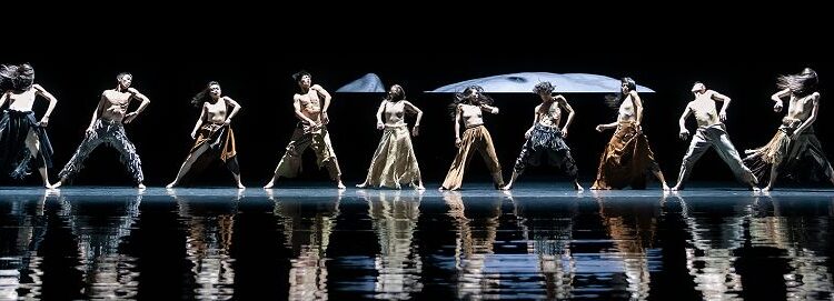 國際巡演大獲好評 睽違五年毛月亮再度來襲 國際巡演大獲好評 睽違五年毛月亮再度來襲