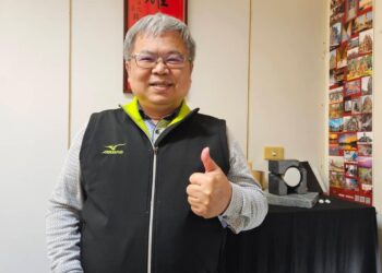 奉獻農政四十一年的農業處副處長張仁智退休