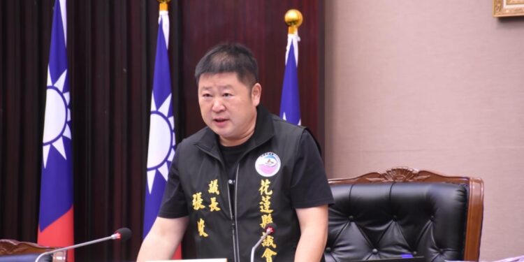 張峻議長重視花蓮縣敬老愛心計程車與公車招呼站的量能不足 立即與縣府進行溝通 積極解決鄉親困難 張峻議長重視花蓮縣敬老愛心計程車與公車招呼站的量能不足 立即與縣府進行溝通 積極解決鄉親困難