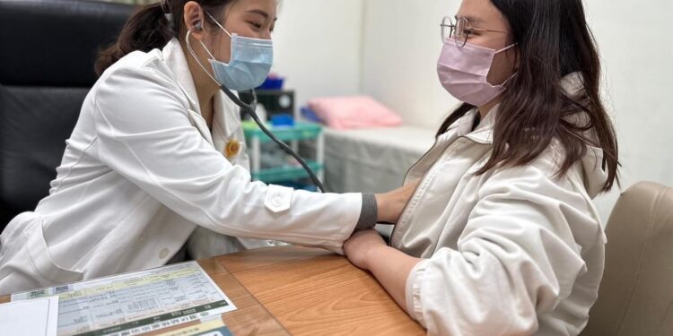 花蓮縣出現今年首例麻疹境外移入病例 呼籲民眾提高警覺 若出現疑似症狀 應儘速就醫 花蓮縣出現今年首例麻疹境外移入病例 呼籲民眾提高警覺 若出現疑似症狀 應儘速就醫