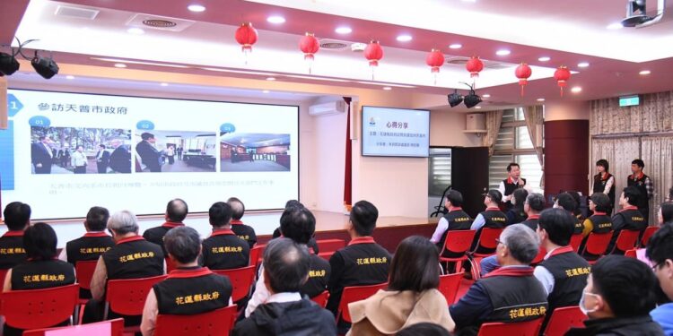 花蓮縣政府三月份升旗典禮 徐榛蔚肯定同仁戮力從公、成就友善花蓮 花蓮縣政府三月份升旗典禮 徐榛蔚肯定同仁戮力從公、成就友善花蓮