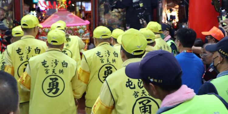 通霄鎮白沙屯拱天宮媽祖3月18日凌晨起駕至北港進香