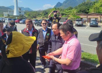 關懷靜浦火災戶致贈慰問金 議長張峻帶來溫暖協助重建