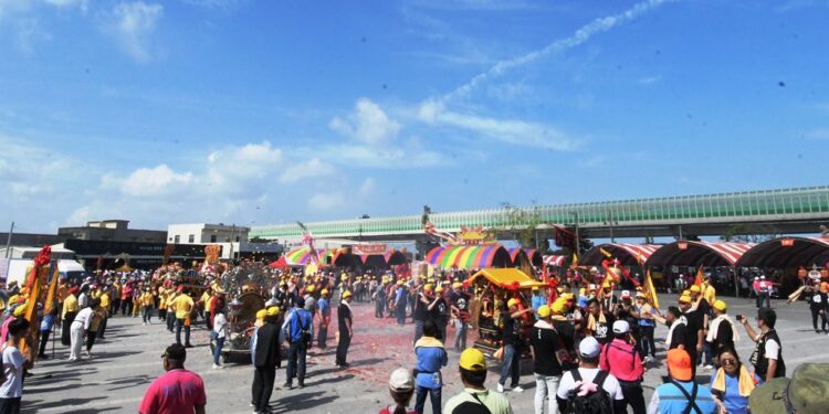 霖肇宮開基三山國 王五大角聯合接天香 霖肇宮開基三山國 王五大角聯合接天香