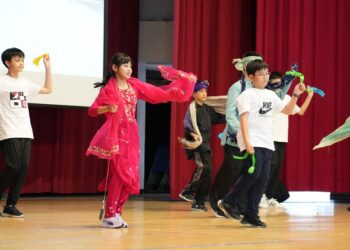 地震來了全場目光被吸進舞台  扶輪金英盃景興國中結合時事震撼奪冠