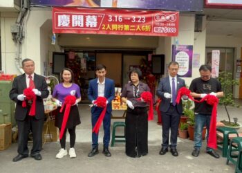大甲媽粉絲熱情推薦參拜媽祖後紓壓好地方 紫色美人大甲媽祖越式洗頭引領風潮