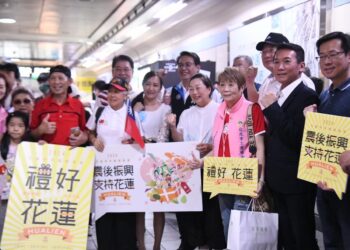 徐榛蔚現身 「震後振興，花蓮依然安好！」花蓮伴手禮展售會 為攤商攬生意添買氣