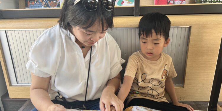 我和我的閱讀藍圖   市集超吸睛中市7部行動書車圈粉成打卡熱點