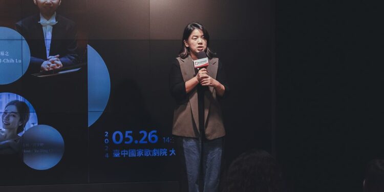 春末樂音—聲聲不息的動人篇章 詠詩、鬥琴、京戲「變身」,歌劇院百花齊放 春末樂音—聲聲不息的動人篇章 詠詩、鬥琴、京戲「變身」,歌劇院百花齊放