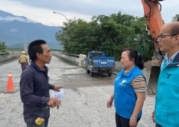 村長讚曾淑懿像7-11 地震前後假日都不休息