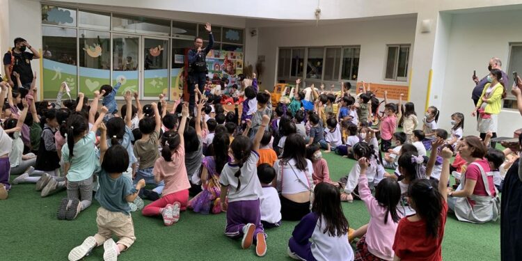 波麗叔叔來上課 萌娃初體驗 波麗叔叔來上課 萌娃初體驗