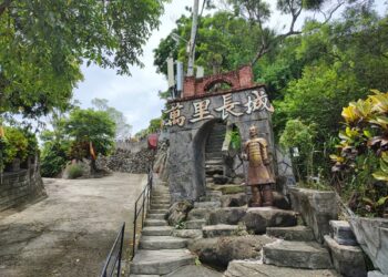 白河石斛蘭瀑布粉紫花開正美 母親節帶媽媽來萬里長城拍照