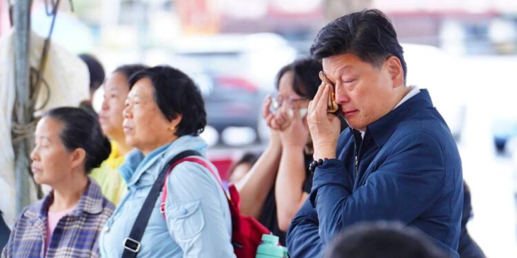 終於盼到蔡英文總統明(4/10)日願意下來災區一趟 傅崐萁：我在花蓮等總統