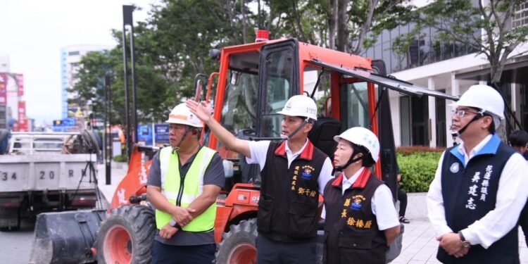縣長徐榛蔚視察藍天麗池、統帥大樓及富凱大飯店拆除進度 徐榛蔚：拆除作業影響周邊居民盼大家共體時艱