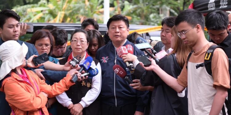 臉書遭到網友酸言惡意批評 傅崐萁：止語祈福才能息災