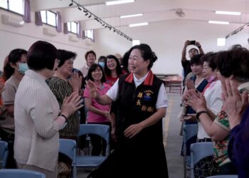 花蓮縣婦女會理事長交接典禮 徐榛蔚期勉婦女姐妹成為家庭安定力量