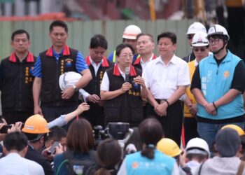 花蓮縣長徐榛蔚主持「0403地震災後天王星大樓拆除工程暨撫慰亡靈典禮」預計2週內拆除完畢
