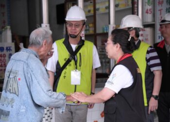 花蓮縣長徐榛蔚關心鄉親居住安全 現勘0403強震後縣內紅、黃單建築物