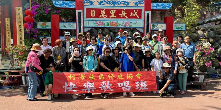 荒廢多年白河區六溪里台灣電影文化城不明起火 林務務局長直呼可惜 荒廢多年白河區六溪里台灣電影文化城不明起火 林務務局長直呼可惜