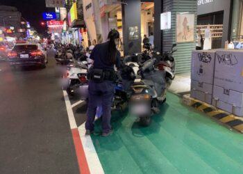 逢甲商圈新設標線型  人行道守護行人安全