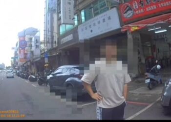 違停經警鳴笛仍不駛離  陸配遭開單酸警被勸離