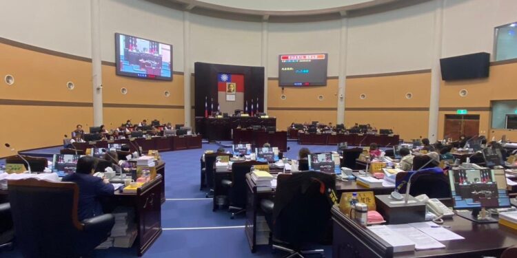 鄉親向議會表達希望花東快速道路加速興建 張峻議長:全力支持花東快速道路 促成宜花東一日生活圈 鄉親向議會表達希望花東快速道路加速興建 張峻議長:全力支持花東快速道路 促成宜花東一日生活圈