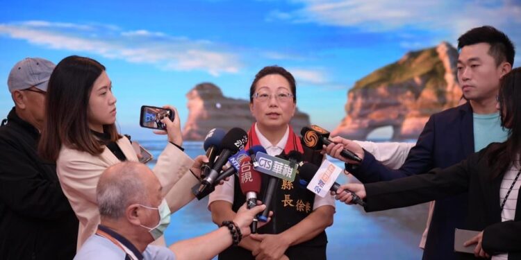 震後迅速成立0403震災聯合服務中心 徐榛蔚陪伴鄉親早日回歸生活正軌 震後迅速成立0403震災聯合服務中心 徐榛蔚陪伴鄉親早日回歸生活正軌