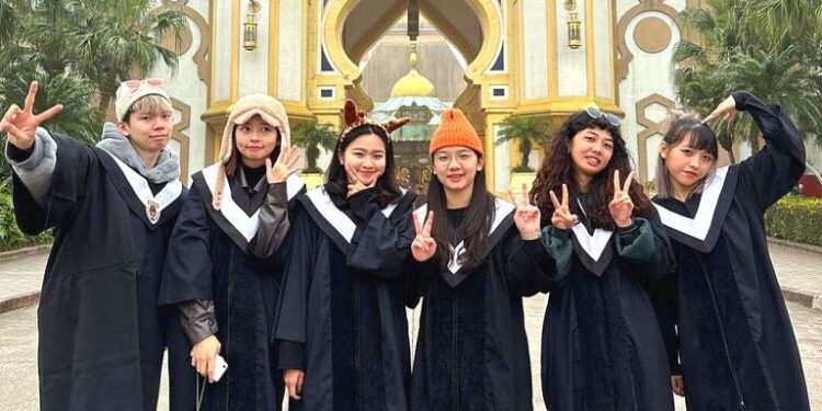 六福村45周年與你一起歡慶畢業快樂 狂賀!關西六福莊係金ㄟ 獲親子友善金獎肯定FUN送優惠 六福村45周年與你一起歡慶畢業快樂 狂賀!關西六福莊係金ㄟ 獲親子友善金獎肯定FUN送優惠