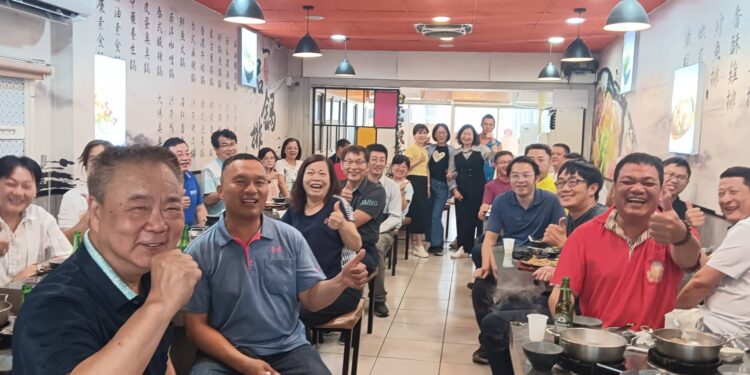 慶祝母親節和美鎮表揚模範母親 一品火鍋排餐舉辦孝親活動同歡