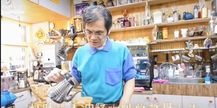 把愛傳出去》發現咖啡達人胡財榮手沖好咖啡的哲學人生 把愛傳出去》發現咖啡達人胡財榮手沖好咖啡的哲學人生