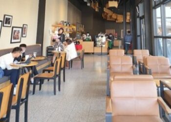 準交通部長李孟諺與張綱維律師喝咖啡引發疑問