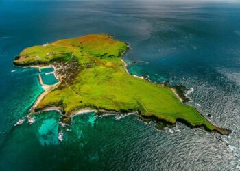 玄武岩島嶼的環抱裡感受海洋保育浪潮－澎湖南方四島國家公園淨島與環境教育活動