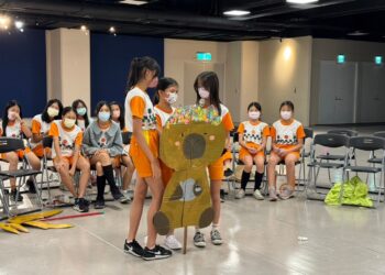 用藝術守護環境   中市纖博館邀印尼藝術家與學童創意交流