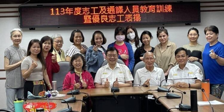 移民署花蓮縣服務站表揚績優志工 傳承經驗溫馨有愛 移民署花蓮縣服務站表揚績優志工 傳承經驗溫馨有愛