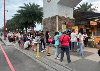 花蓮東大門夜市出現久違排隊人潮 搶領「傳市品牌 好市加倍劵」