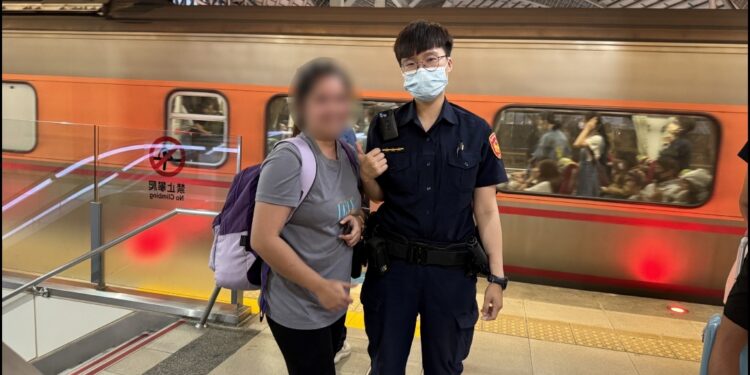 菲籍女北上求職丟錢包 暖警自掏腰包購票解圍