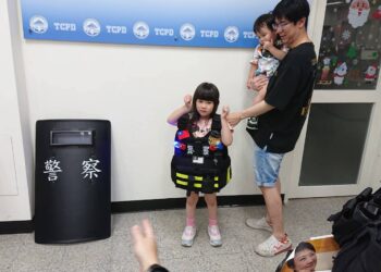 萌童參訪派出所  社區警政再出發從小扎根