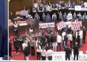 蔡正元臉書：「高度肯定傅崐萁」 郭正亮：藍白弄成一支軍隊，這是他的貢獻 !