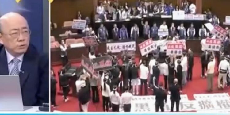 蔡正元臉書:「高度肯定傅崐萁」 郭正亮:藍白弄成一支軍隊,這是他的貢獻 ! 蔡正元臉書:「高度肯定傅崐萁」 郭正亮:藍白弄成一支軍隊,這是他的貢獻 !