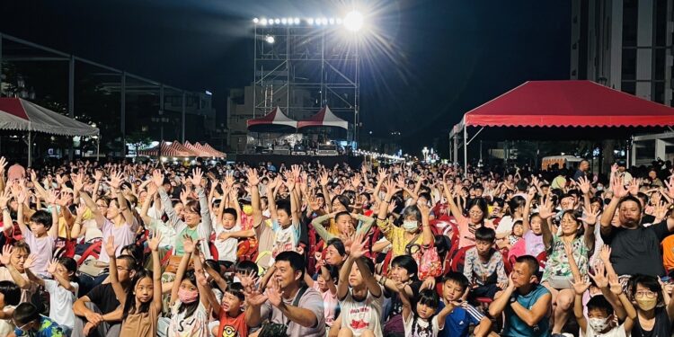 中市府攜手紙風車用藝術守護花蓮 6/8花蓮演出吸引逾三千人觀賞 中市府攜手紙風車用藝術守護花蓮 6/8花蓮演出吸引逾三千人觀賞