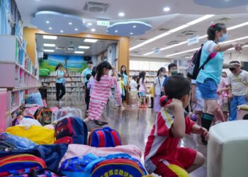 吉安鄉幼畢業前夕獨立增能大考驗 游淑貞創意辦理夜宿圖書館成長營