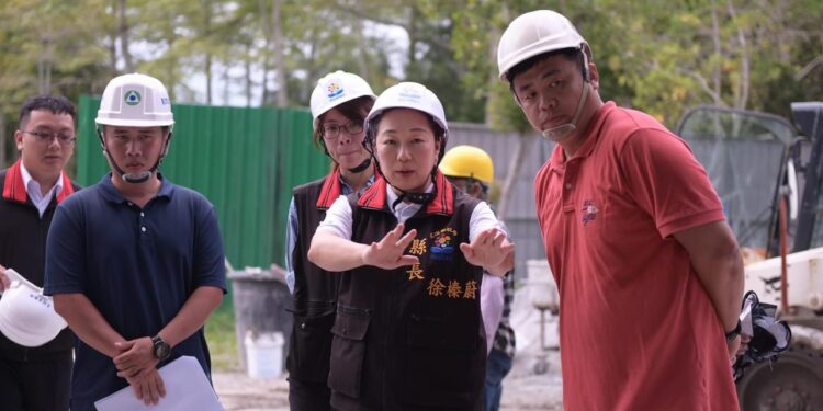 徐榛蔚視察知卡宣景觀亮點營造工程及戲水區整建工程 徐榛蔚視察知卡宣景觀亮點營造工程及戲水區整建工程