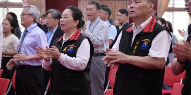縣府六月份祈禱早餐會 縣長徐榛蔚勉縣府團隊 為花蓮重建擘劃希望未來 縣府六月份祈禱早餐會 縣長徐榛蔚勉縣府團隊 為花蓮重建擘劃希望未來