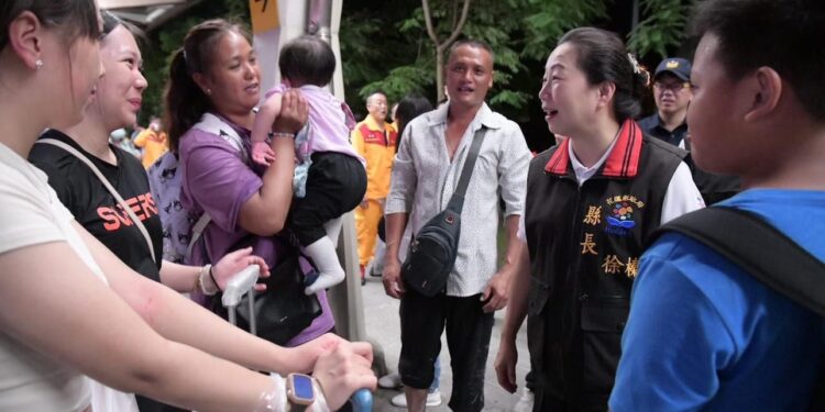 花蓮縣長徐榛蔚呼籲中央重視花東交通安全 給花蓮一條安全回家的路 花蓮縣長徐榛蔚呼籲中央重視花東交通安全 給花蓮一條安全回家的路